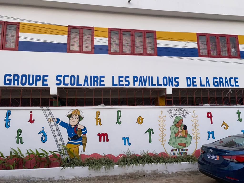 L'entrée de l'établissement